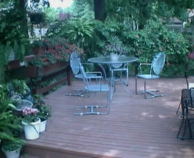 porch.jpg (58250 bytes)
