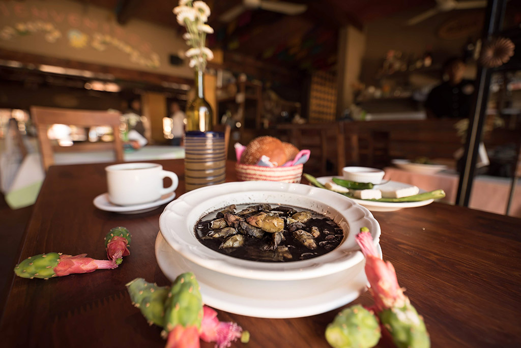 Oaxaca-Mitla-Mole-Negro-web.jpg