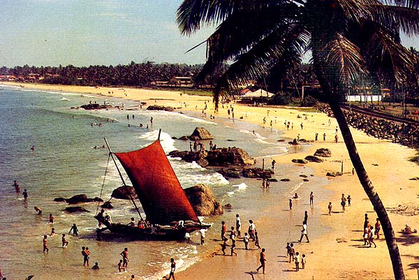 Sri lanka's zuidkust met vissersboot