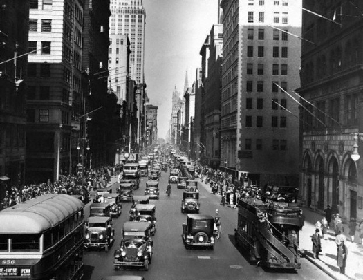 {New York, Fifth Avenue, 1930}
