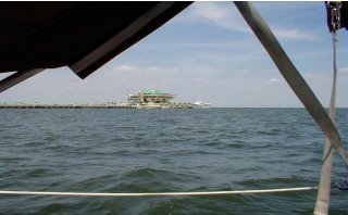 Link to 44K image of distant view of St. Pete pier