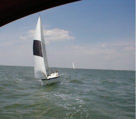 Link to 44K image of small sailboat
