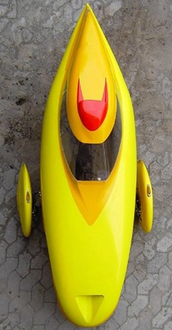 sportversion eines d�nischen vollverkleideten dreirades