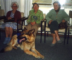 Xanto and some residents at Huis Zonnekus