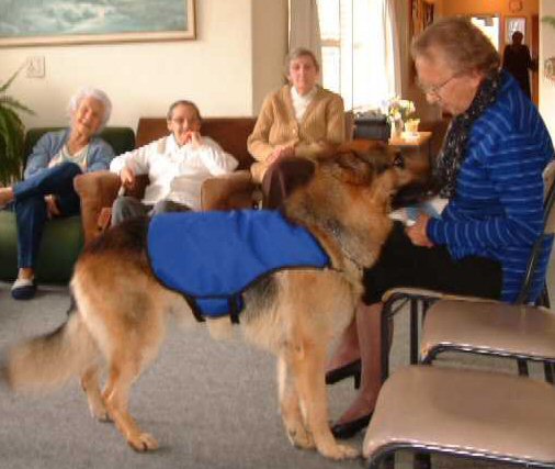 Xanto and some residents at Huis Zonnekus