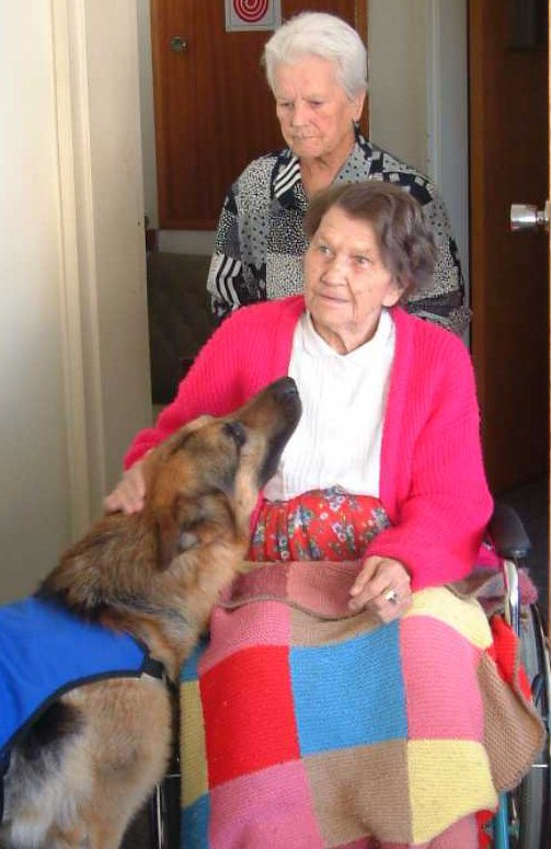 Xanto and some residents at Huis Zonnekus