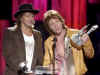 JR VH1 AWARD 2.12.01.jpg (27806 bytes)