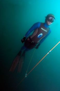 diver ascending
