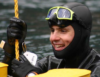 freediver with tag