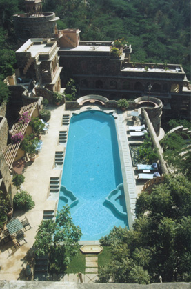 NEEMRANA MOTIF RENDERED USING GLASS MOSAIC TILES