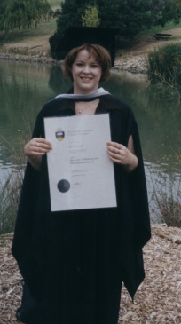 Kylie graduates 2002