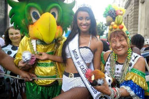 Sao Paolo street carnival queen, hot mulatto girl