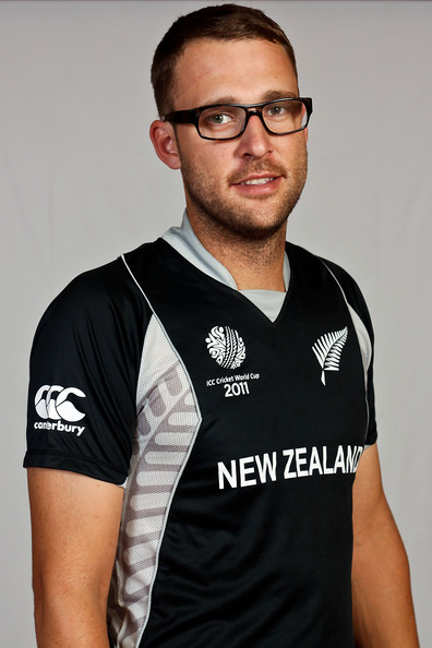 New Zealand retires Daniel Vettori's ODI jersey number 11