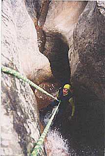 Descenso por una garganta