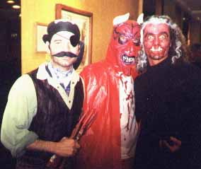 Carlos, Dieguete y Sim�n, Halloween 99