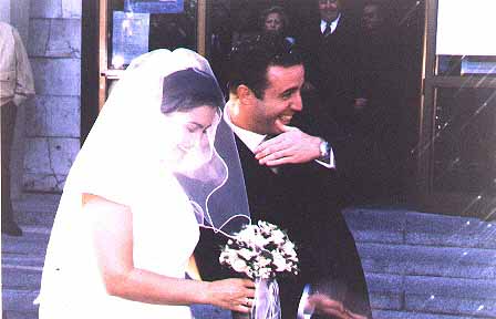 Kike y Eva saliendo de la Iglesia (lluvia de arroz)