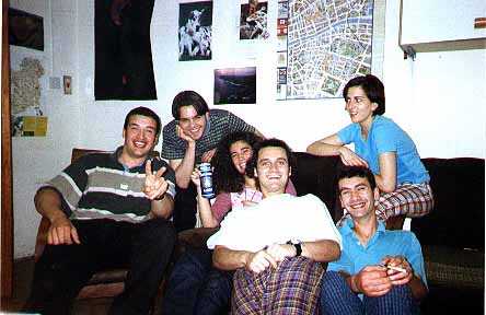 Los colegas en el zulo de Blessington St.   Julio 97