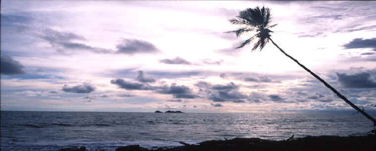 Atardecer en Punta Ballena, Pac�fico, con Yanina