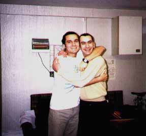 Con mi colega Dieguete en el zulo de Blessington.  Noviembre 97