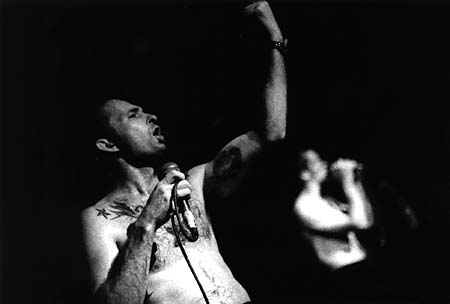 6fthick the zoo 23/3/01&copy;2001sbooth.jpg