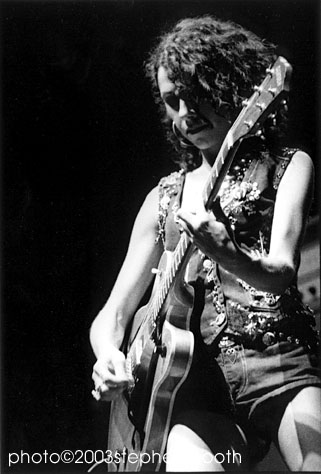 pjharvey&copy;2003stephenbooth