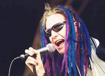 Frenzal&copy;1999SBooth.jpg