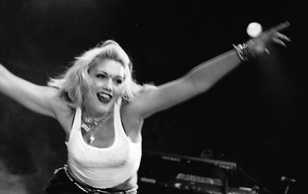 nodoubt 1 livid &copy;2000sbooth.jpg