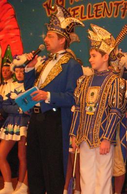 Unser Sitzungspr�sident G�nter Feyen mit Kinderprinz 