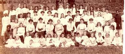 Students from 1899 photo courtesy Doreenaj