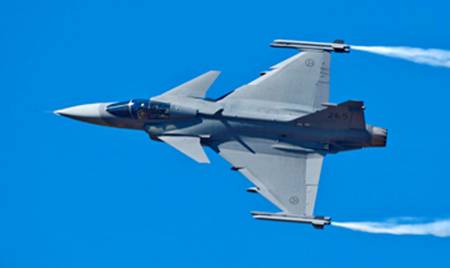 GripenAeroIndia Frans Delly.jpg