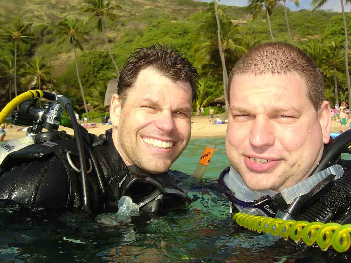 Now these are two happy divers...
