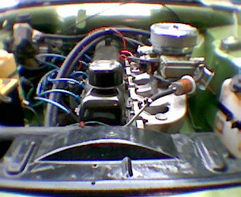 enginebay.jpg (27852 bytes)