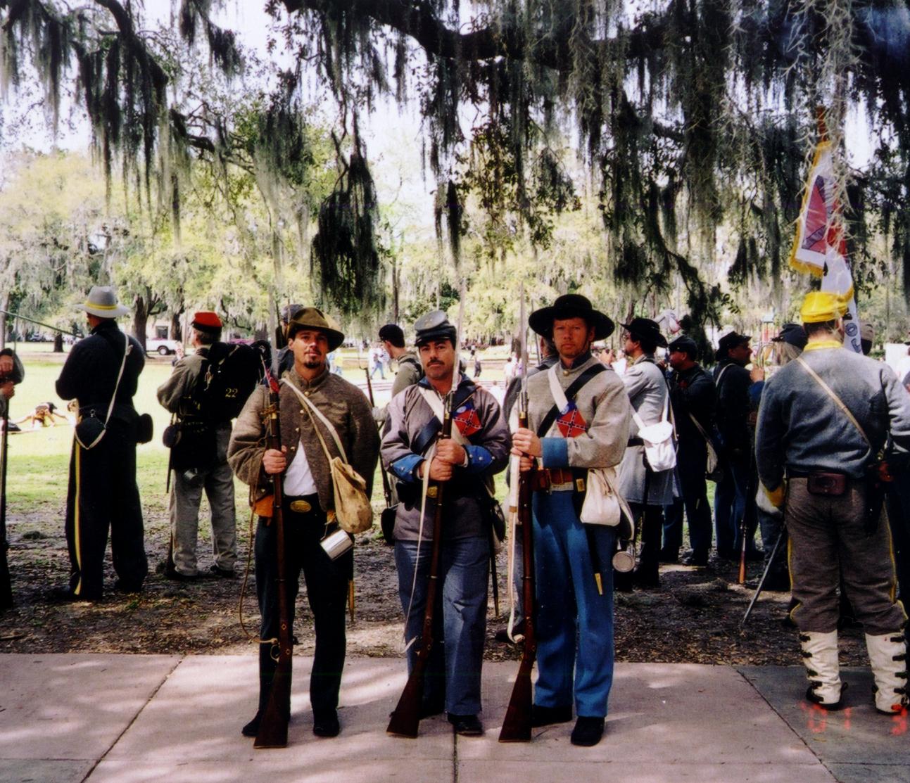 2001Parade2.JPG (275578 bytes)