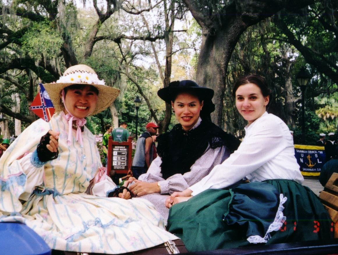 Southern Belles.JPG (181213 bytes)