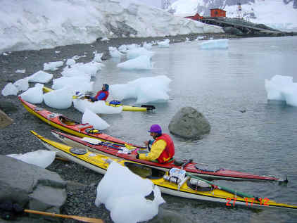 OA2001.Brown .Bhia Paraiso.Antartida.Fin Navegacion  2 Expedicion  C. Argentina En Kayaks 2001.(Gustavo Fernandez/Roberto Scavo)