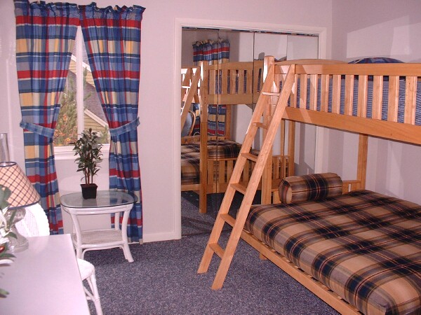 2nd Bedroom with bunk in down position
