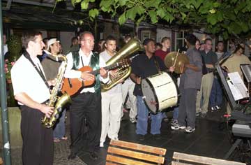 The band at the Rudesheimer Schloss
