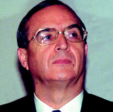 vm close up.JPG (54732 bytes)