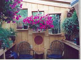 view of seating area in gardenhouse 85 K