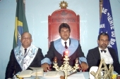 Da esquerda para direita - Os Irm�os Ver�ssimo Mestre instalado, Eduardo Veneravel e o Irm�o Marcos da Loja Segredo e Verdade n�06