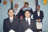 Na frente da esquerda para direita - Irm�os Carlos e Alexsandro, ao fundo da esquerda para direita - Os Irm�os Ver�ssimo Mestre instalado, Eduardo Vener�vel e o Irm�o Marcos da Loja Segredo e Verdade n�06
