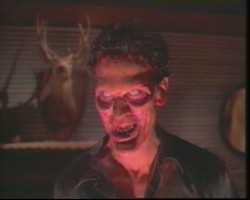evildead2_g4.jpg (3731 bytes)