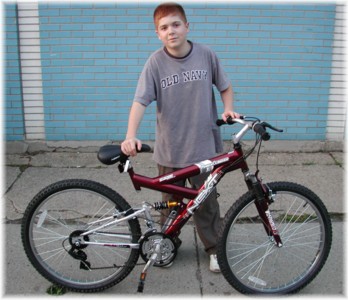Poster competition winner Nick Adgate won this brand new bike during the Babstock Warmup Party