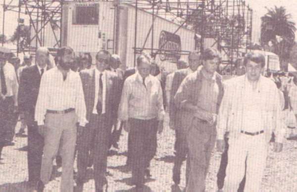 Historia Argentina,General Rodriguez,Serenisima,Pascual Mastellone,empresas,industrias lacteas,agroindustrias,www.diarioaccion.com.ar,John Travolta,Nicholas Cage,Contracara,cirugias esteticas,rostro,lipoaspiraciones,medicina,cirujanos,operaciones,Maria Reich,Nazca,lineas,calendario astronomico,Peru,dibujos,astronomia,geometria,Bernd Teichert,mapas,Ana Mar&iacute;a Cogorno,ovnis,misterios,Cristobal Colon,Hernando,Diego,catedral Sevillana,Cartuja Pickman,Jos&eacute; Antonio Lorente,Granada,ADN;restos,Marcial Castro,antropologia,Republica Dominicana,www.egipto.com,Egipto,Keops,piramides,descubrimientos,Aton,Ankh,tumbas,sarcofacos,momias,embalsamamientos,Kefren,camaras secretas,Nefertiti,Amenofis,Nilo,inundaciones,Blade Runner,Ridley Scott, Richard Dawkins,Steven Pinker,Harrison Ford,Stephen Minger,Stanley Kubrick,Daryl Hanna,replicantes,androides,ciencia ficcion,Contactos,SHGb02+14a,proyecto SETI,Search for Extra Terrestial Intelligence,SETI@home,Robert Zemeckis,Jodie Foster,Dan Wertheimer,New Scientist,Arecibo,Puerto Rico,civilizaciones extraterrestres,Ma libert&eacute; de penser,Florent Pagny,Argentina,France,Patagonia,Argentine,Azucena Caama&ntilde;o,Savoir aimer,artistes,musique,musica,CD,cantores,ventas,compras,ranking,Paparazzi,Isabel Sartorius,Borbon,Ortiz Pati&ntilde;o,Vallejo Najera,Entrecanales,Mora Figueroa,Antonio Montero,Sainz Vicu&ntilde;a,Espa&ntilde;a,jet set,Mallorca,Ibiza,John Fitzgerald Kennedy,Lee Harvey Oswald,Vitaliy Fadeyev,Lawrence Berkeley,Carl Haber,Fidel Castro,Lyndon B. Johnson,Jackie,Onassis,Irma Roy,Carolina Papaleo,Osvaldo,diputada nacional,Congreso,Argentina,Raul Granillo Ocampo,politica,justicialismo,peronismo,cine,television,La Horqueta,San Isidro,que se vayan todos,diciembre 2001,2002,2003,2004,maria julia alsogaray,alvaros,,Roberto Mart&iacute;nez Medina,Maria Julia Alsogaray,Ra&uacute;l Granillo Ocampo,Jorge Rodr&iacute;guez,V&iacute;ctor Alderete,Claudia Bello,Angel Massa,Alfredo Yabran,Mario Pontaquarto,Nestor Carlos Kirchner,Cristina Elizabeth Fernandez,corrupcion,senado,general rodriguez,anibal,fernandez,alberto,fernando de la rua,ines pertine,eduardo duhalde,hilda chiche gonzalez,2000,2001,2002,2003,2004,Museos,www.louvre.fr,Leonardo Da Vinci,Gioconda,Mona Lisa,Italia,Francia,France,inventos,Italy,renacimiento,historia,cuadros,links,images,postcards,photos,fotos,imagenes,postales,pictures,historia,arqueologia,descubrimientos,culturales,agenda,infodiario,diario accion,buenos aires,argentina,Diario Accion de General Rodriguez, politica, actualidad, noticias e informacion, personalidades e instituciones, policiales, galerias de fotos; historia de General Rodriguez, sus origenes, edificios, estancias, habitos y costumbres, anecdotas, comercios e industrias, los fundadores, antiguas instituciones, fotos e imagenes; suplementos especiales: la crisis politica, economica y social de la Argentina, los acontecimientos de Diciembre de 2001, articulos y entrevistas; Emigracion: toda la informacion destinada a aquellos que desean emigrar, radicarse o estudiar en el exterior, visas, pasaportes, consejos, guias, informacion util, links; Trueque: novedades e informacion, links, estructura del trueque; el casamiento de Maxima Zorreguieta y el principe Guillermo Alejandro de Holanda; Guerra de Afganistan: galeria de imagenes e informacion sobre la primera guerra del siglo XXI; la guerra de Irak, Bagdad, Georges W. Bush, Saddam Husseim, el atentado a las torres Gemelas de Nueva York, las twin towers, el 11-s, y descripcion del hecho que conmovio al mundo; Empleo: consultoras, clasificados, agencias de empleo, consejos e informacion util, curriculum vitae, como confeccionarlos, noticias de actualidad; 
Los numeros de la crisis: Las consecuencias de la crisis politica, economica y social; estadisticas, pobreza, desnutricion, salud y asistencia; noticias regionales y provinciales, columnas y editoriales; informacion para negocios: pymes, links, empresas y negocios; Agenda Cultural con toda la informacion de cursos, universidades, talleres, escuelas y oportunidades, exposiciones de arte de la region; buscadores en Internet, Enlaces: links a los mejores sitios de educacion, cultura, arte, biografias, politica, interes general, web, Links del Diario Accion: RMS Titanic, su historia, su tragico viaje inaugural; historias, testimonios, documentos y articulos sobre el naufragio; links y sitios sobre el tema; la pelicula de Cameron, fotos e imagenes; suplementos especiales, Historia Argentina y de General Rodriguez, la llegada de la democracia en General Rodriguez, la asuncion de Juan Lumbreras como intendente en 1983, galeria de imagenes, sus palabras y los actos, su gabinete, festejos de la comunidad. Fundacion del pueblo de General Rodriguez, sus instituciones y personalidades relevantes, arquitectura y edificios, comercios e industrias, sus comienzos, estancias, inmigraciones italianas, espa&ntilde;olas, vascas e irlandesas, anecdotas y efemerides, sus hombres ilustres, el Hospital Vicente Lopez y Planes, su fundacion por las Damas de Beneficencia, el hundimiento del crucero General Belgrano, testimonios de ex combatientes y tripulantes, su comandante Hector Elias Bonzo, fotos e imagenes, recuerdos y homenajes, historia de la familia Bonzo de General Rodriguez, entrevistas y articulos periodisticos. La guerra de Malvinas en el Atlantico Sur, el conflicto belico con Gran Breta&ntilde;a de 1982, politicos relevantes, Benjamin Paez y Trueba, fotos antiguas de familias fundadoras, galerias de imagenes de pobladores, recorrida virtual por el antiguo General Rodriguez, el paso de la Infanta en 1910, historia de La Serenisima, la familia Mastellone, La Choza, Bernardo de Irigoyen, peronismo y radicalismo y muchisimo mas,Diario Accion de General Rodriguez, politica, actualidad, noticias e informacion, personalidades e instituciones, policiales, galerias de fotos; historia de General Rodriguez, sus origenes, edificios, estancias, habitos y costumbres, anecdotas, comercios e industrias, los fundadores, antiguas instituciones, fotos e imagenes; suplementos especiales: la crisis politica, economica y social de la Argentina, los acontecimientos de Diciembre de 2001, articulos y entrevistas; Emigracion: toda la informacion destinada a aquellos que desean emigrar, radicarse o estudiar en el exterior, visas, pasaportes, consejos, guias, informacion util, links; Trueque: novedades e informacion, links, estructura del trueque; el casamiento de Maxima Zorreguieta y el principe Guillermo Alejandro de Holanda; Guerra de Afganistan: galeria de imagenes e informacion sobre la primera guerra del siglo XXI; el atentado a las torres Gemelas de Nueva York y dscripcion del hecho que conmovio al mundo; Empleo: consultoras, clasificados, agencias de empleo, consejos e informacion util, curriculum vitae, como confeccionarlos, noticias de actualidad; 
Los numeros de la crisis: Las consecuencias de la crisis politica, economica y social; estadisticas, pobreza, desnutricion, salud y asistencia; noticias regionales y provinciales, columnas y editoriales; informacion para negocios: pymes, links, empresas y negocios; Agenda Cultural con toda la informacion de cursos, universidades, talleres, escuelas y oportunidades, exposiciones de arte de la region; buscadores en Internet, Enlaces: links a los mejores sitios de educacion, cultura, arte, biografias, politica, interes general, web, Links del Diario Accion: RMS Titanic, su historia, su tragico viaje inaugural; historias, testimonios, documentos y articulos sobre el naufragio; links y sitios sobre el tema; la pelicula de Cameron, fotos e imagenes; suplementos especiales y muchisimo mas