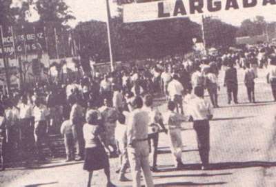 Diario Accion de General Rodriguez, politica, actualidad, noticias e informacion, personalidades e instituciones, policiales, galerias de fotos; historia de General Rodriguez, sus origenes, edificios, estancias, habitos y costumbres, anecdotas, comercios e industrias, los fundadores, antiguas instituciones, fotos e imagenes; suplementos especiales: la crisis politica, economica y social de la Argentina, los acontecimientos de Diciembre de 2001, articulos y entrevistas; Emigracion: toda la informacion destinada a aquellos que desean emigrar, radicarse o estudiar en el exterior, visas, pasaportes, consejos, guias, informacion util, links; Trueque: novedades e informacion, links, estructura del trueque; el casamiento de Maxima Zorreguieta y el principe Guillermo Alejandro de Holanda; Guerra de Afganistan: galeria de imagenes e informacion sobre la primera guerra del siglo XXI; el atentado a las torres Gemelas de Nueva York y dscripcion del hecho que conmovio al mundo; Empleo: consultoras, clasificados, agencias de empleo, consejos e informacion util, curriculum vitae, como confeccionarlos, noticias de actualidad; 
Los numeros de la crisis: Las consecuencias de la crisis politica, economica y social; estadisticas, pobreza, desnutricion, salud y asistencia; noticias regionales y provinciales, columnas y editoriales; informacion para negocios: pymes, links, empresas y negocios; Agenda Cultural con toda la informacion de cursos, universidades, talleres, escuelas y oportunidades, exposiciones de arte de la region; buscadores en Internet, Enlaces: links a los mejores sitios de educacion, cultura, arte, biografias, politica, interes general, web, Links del Diario Accion: RMS Titanic, su historia, su tragico viaje inaugural; historias, testimonios, documentos y articulos sobre el naufragio; links y sitios sobre el tema; la pelicula de Cameron, fotos e imagenes; suplementos especiales y muchisimo mas