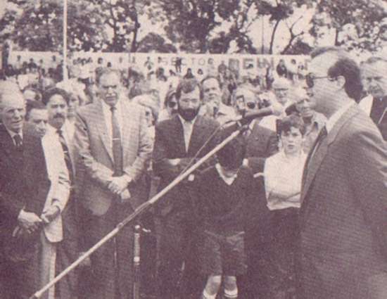 Historia Argentina,General Rodriguez,Serenisima,Pascual Mastellone,empresas,industrias lacteas,agroindustrias,www.diarioaccion.com.ar,John Travolta,Nicholas Cage,Contracara,cirugias esteticas,rostro,lipoaspiraciones,medicina,cirujanos,operaciones,Maria Reich,Nazca,lineas,calendario astronomico,Peru,dibujos,astronomia,geometria,Bernd Teichert,mapas,Ana Mar&iacute;a Cogorno,ovnis,misterios,Cristobal Colon,Hernando,Diego,catedral Sevillana,Cartuja Pickman,Jos&eacute; Antonio Lorente,Granada,ADN;restos,Marcial Castro,antropologia,Republica Dominicana,www.egipto.com,Egipto,Keops,piramides,descubrimientos,Aton,Ankh,tumbas,sarcofacos,momias,embalsamamientos,Kefren,camaras secretas,Nefertiti,Amenofis,Nilo,inundaciones,Blade Runner,Ridley Scott, Richard Dawkins,Steven Pinker,Harrison Ford,Stephen Minger,Stanley Kubrick,Daryl Hanna,replicantes,androides,ciencia ficcion,Contactos,SHGb02+14a,proyecto SETI,Search for Extra Terrestial Intelligence,SETI@home,Robert Zemeckis,Jodie Foster,Dan Wertheimer,New Scientist,Arecibo,Puerto Rico,civilizaciones extraterrestres,Ma libert&eacute; de penser,Florent Pagny,Argentina,France,Patagonia,Argentine,Azucena Caama&ntilde;o,Savoir aimer,artistes,musique,musica,CD,cantores,ventas,compras,ranking,Paparazzi,Isabel Sartorius,Borbon,Ortiz Pati&ntilde;o,Vallejo Najera,Entrecanales,Mora Figueroa,Antonio Montero,Sainz Vicu&ntilde;a,Espa&ntilde;a,jet set,Mallorca,Ibiza,John Fitzgerald Kennedy,Lee Harvey Oswald,Vitaliy Fadeyev,Lawrence Berkeley,Carl Haber,Fidel Castro,Lyndon B. Johnson,Jackie,Onassis,Irma Roy,Carolina Papaleo,Osvaldo,diputada nacional,Congreso,Argentina,Raul Granillo Ocampo,politica,justicialismo,peronismo,cine,television,La Horqueta,San Isidro,que se vayan todos,diciembre 2001,2002,2003,2004,maria julia alsogaray,alvaros,,Roberto Mart&iacute;nez Medina,Maria Julia Alsogaray,Ra&uacute;l Granillo Ocampo,Jorge Rodr&iacute;guez,V&iacute;ctor Alderete,Claudia Bello,Angel Massa,Alfredo Yabran,Mario Pontaquarto,Nestor Carlos Kirchner,Cristina Elizabeth Fernandez,corrupcion,senado,general rodriguez,anibal,fernandez,alberto,fernando de la rua,ines pertine,eduardo duhalde,hilda chiche gonzalez,2000,2001,2002,2003,2004,Museos,www.louvre.fr,Leonardo Da Vinci,Gioconda,Mona Lisa,Italia,Francia,France,inventos,Italy,renacimiento,historia,cuadros,links,images,postcards,photos,fotos,imagenes,postales,pictures,historia,arqueologia,descubrimientos,culturales,agenda,infodiario,diario accion,buenos aires,argentina,Diario Accion de General Rodriguez, politica, actualidad, noticias e informacion, personalidades e instituciones, policiales, galerias de fotos; historia de General Rodriguez, sus origenes, edificios, estancias, habitos y costumbres, anecdotas, comercios e industrias, los fundadores, antiguas instituciones, fotos e imagenes; suplementos especiales: la crisis politica, economica y social de la Argentina, los acontecimientos de Diciembre de 2001, articulos y entrevistas; Emigracion: toda la informacion destinada a aquellos que desean emigrar, radicarse o estudiar en el exterior, visas, pasaportes, consejos, guias, informacion util, links; Trueque: novedades e informacion, links, estructura del trueque; el casamiento de Maxima Zorreguieta y el principe Guillermo Alejandro de Holanda; Guerra de Afganistan: galeria de imagenes e informacion sobre la primera guerra del siglo XXI; la guerra de Irak, Bagdad, Georges W. Bush, Saddam Husseim, el atentado a las torres Gemelas de Nueva York, las twin towers, el 11-s, y descripcion del hecho que conmovio al mundo; Empleo: consultoras, clasificados, agencias de empleo, consejos e informacion util, curriculum vitae, como confeccionarlos, noticias de actualidad; 
Los numeros de la crisis: Las consecuencias de la crisis politica, economica y social; estadisticas, pobreza, desnutricion, salud y asistencia; noticias regionales y provinciales, columnas y editoriales; informacion para negocios: pymes, links, empresas y negocios; Agenda Cultural con toda la informacion de cursos, universidades, talleres, escuelas y oportunidades, exposiciones de arte de la region; buscadores en Internet, Enlaces: links a los mejores sitios de educacion, cultura, arte, biografias, politica, interes general, web, Links del Diario Accion: RMS Titanic, su historia, su tragico viaje inaugural; historias, testimonios, documentos y articulos sobre el naufragio; links y sitios sobre el tema; la pelicula de Cameron, fotos e imagenes; suplementos especiales, Historia Argentina y de General Rodriguez, la llegada de la democracia en General Rodriguez, la asuncion de Juan Lumbreras como intendente en 1983, galeria de imagenes, sus palabras y los actos, su gabinete, festejos de la comunidad. Fundacion del pueblo de General Rodriguez, sus instituciones y personalidades relevantes, arquitectura y edificios, comercios e industrias, sus comienzos, estancias, inmigraciones italianas, espa&ntilde;olas, vascas e irlandesas, anecdotas y efemerides, sus hombres ilustres, el Hospital Vicente Lopez y Planes, su fundacion por las Damas de Beneficencia, el hundimiento del crucero General Belgrano, testimonios de ex combatientes y tripulantes, su comandante Hector Elias Bonzo, fotos e imagenes, recuerdos y homenajes, historia de la familia Bonzo de General Rodriguez, entrevistas y articulos periodisticos. La guerra de Malvinas en el Atlantico Sur, el conflicto belico con Gran Breta&ntilde;a de 1982, politicos relevantes, Benjamin Paez y Trueba, fotos antiguas de familias fundadoras, galerias de imagenes de pobladores, recorrida virtual por el antiguo General Rodriguez, el paso de la Infanta en 1910, historia de La Serenisima, la familia Mastellone, La Choza, Bernardo de Irigoyen, peronismo y radicalismo y muchisimo mas,Diario Accion de General Rodriguez, politica, actualidad, noticias e informacion, personalidades e instituciones, policiales, galerias de fotos; historia de General Rodriguez, sus origenes, edificios, estancias, habitos y costumbres, anecdotas, comercios e industrias, los fundadores, antiguas instituciones, fotos e imagenes; suplementos especiales: la crisis politica, economica y social de la Argentina, los acontecimientos de Diciembre de 2001, articulos y entrevistas; Emigracion: toda la informacion destinada a aquellos que desean emigrar, radicarse o estudiar en el exterior, visas, pasaportes, consejos, guias, informacion util, links; Trueque: novedades e informacion, links, estructura del trueque; el casamiento de Maxima Zorreguieta y el principe Guillermo Alejandro de Holanda; Guerra de Afganistan: galeria de imagenes e informacion sobre la primera guerra del siglo XXI; el atentado a las torres Gemelas de Nueva York y dscripcion del hecho que conmovio al mundo; Empleo: consultoras, clasificados, agencias de empleo, consejos e informacion util, curriculum vitae, como confeccionarlos, noticias de actualidad; 
Los numeros de la crisis: Las consecuencias de la crisis politica, economica y social; estadisticas, pobreza, desnutricion, salud y asistencia; noticias regionales y provinciales, columnas y editoriales; informacion para negocios: pymes, links, empresas y negocios; Agenda Cultural con toda la informacion de cursos, universidades, talleres, escuelas y oportunidades, exposiciones de arte de la region; buscadores en Internet, Enlaces: links a los mejores sitios de educacion, cultura, arte, biografias, politica, interes general, web, Links del Diario Accion: RMS Titanic, su historia, su tragico viaje inaugural; historias, testimonios, documentos y articulos sobre el naufragio; links y sitios sobre el tema; la pelicula de Cameron, fotos e imagenes; suplementos especiales y muchisimo mas