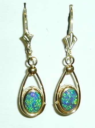 8x6 mm oval&nbsp; lab&nbsp; grown&nbsp; black&nbsp; opal 