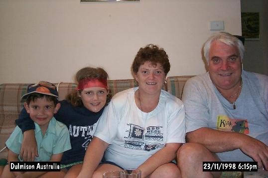 familj.jpg (29540 bytes)