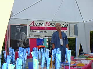 Stra�enfest '98 - Aids-Beratungs-Stand (19652 Byte)