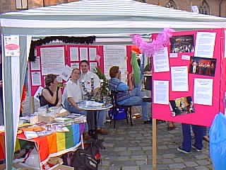 Stra�enfest '98 - Fliederlich-Infostand  (19470 Byte)